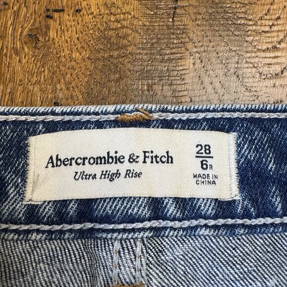 Abercrombie Fitch Ultra High Rise Tapered Womens Jeans Size 28/6R Acid Wash - Picture 2 of 8